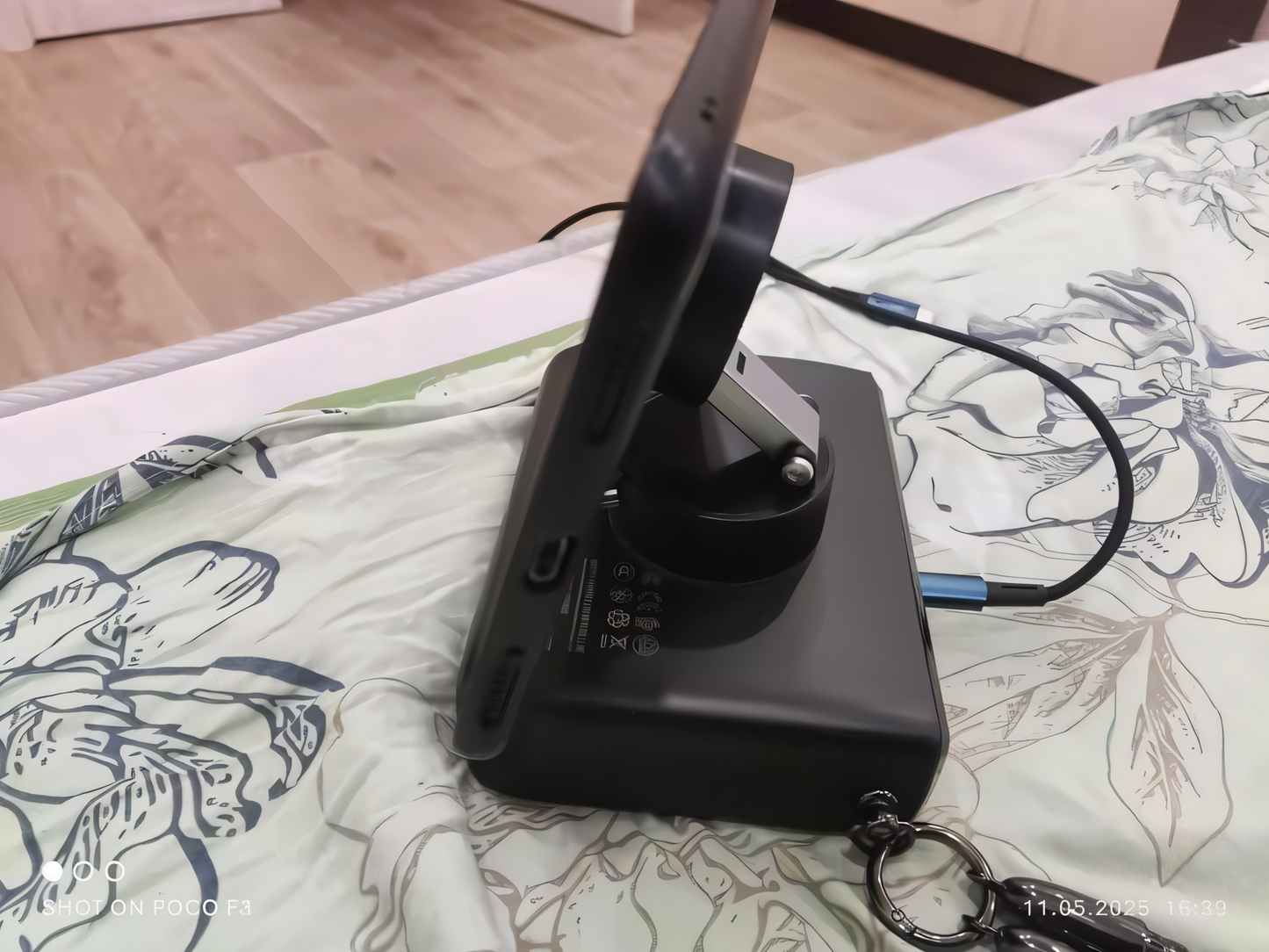 CrispKart Vacuum Magnetic Suction Phone Holder